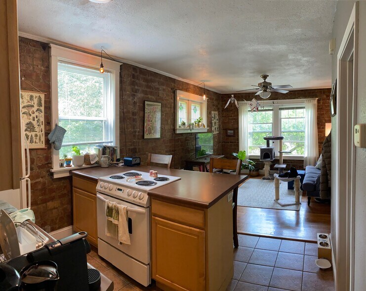 Building Photo - 2130 Maury Ave