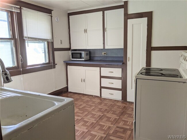 Building Photo - 4036 Bailey Ave