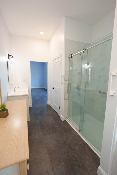 Building Photo - 60 Madison Dr