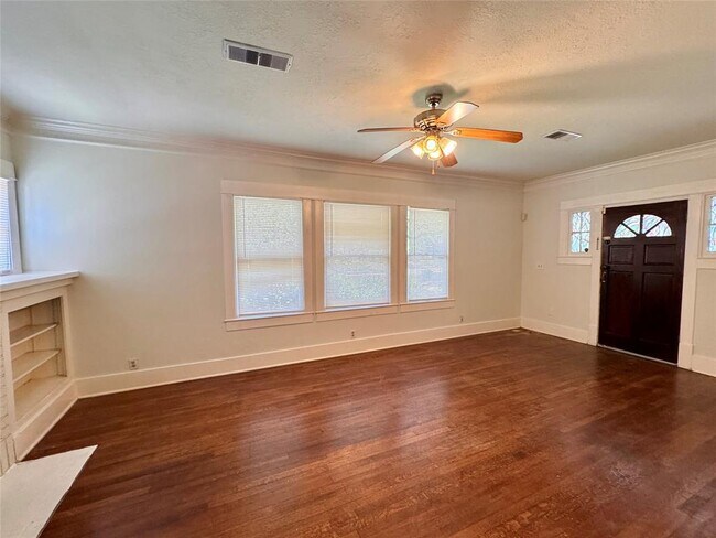 Building Photo - 4522 McKinney St