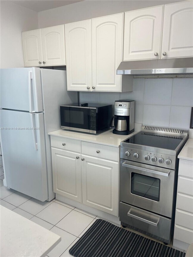 Building Photo - 1390 Ocean Dr