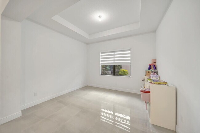 Building Photo - 12055 Lake Trail Ln