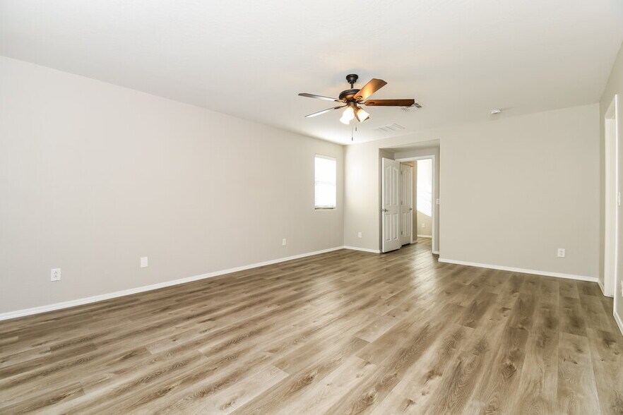 Building Photo - 2494 E Boston St