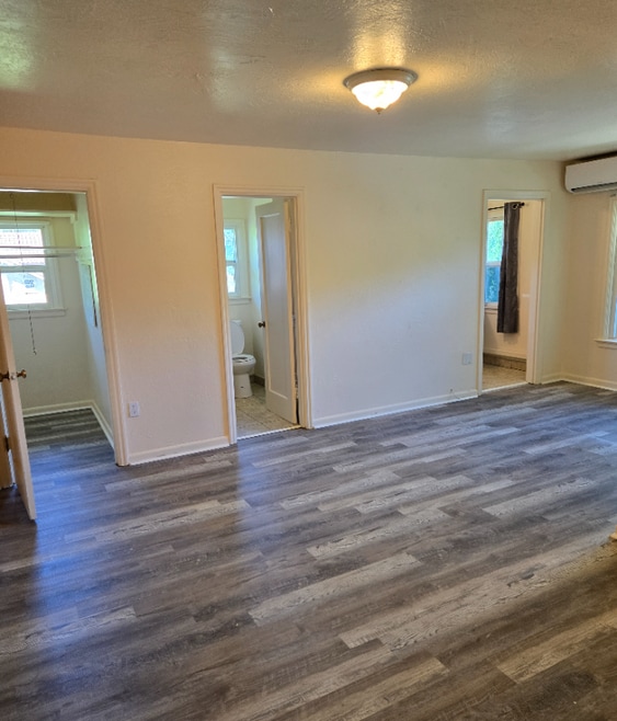 Building Photo - 636 S Palouse St