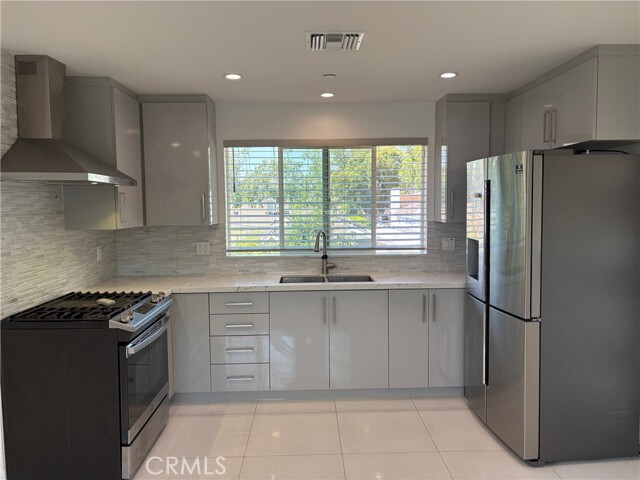 Building Photo - 1221 Irving Ave