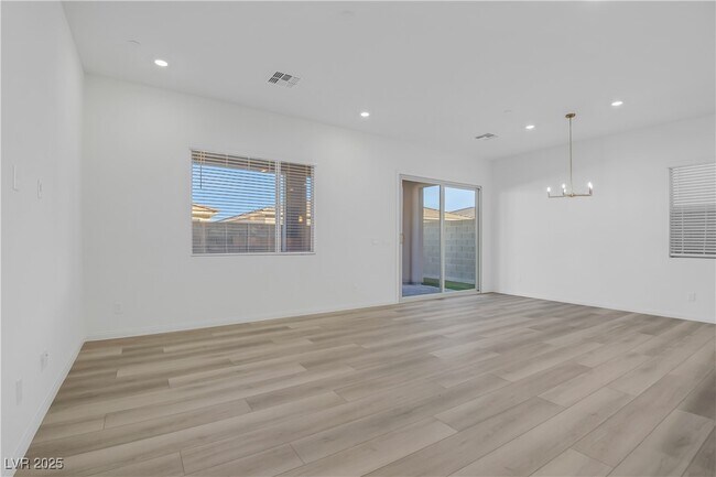 Building Photo - 1570 Rock Kestrel St