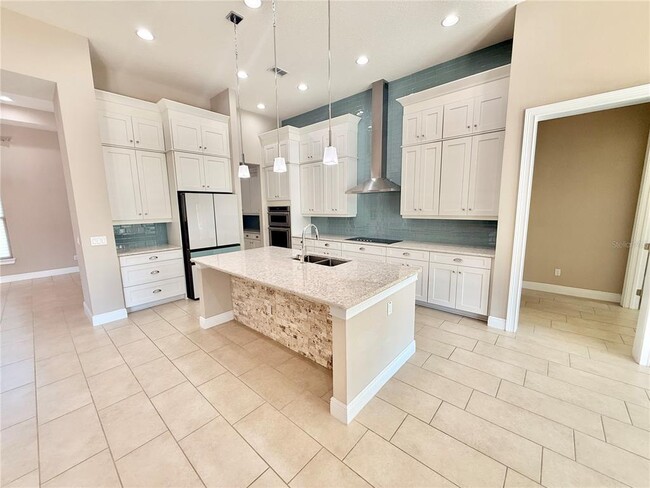 Building Photo - 11646 Hampstead St