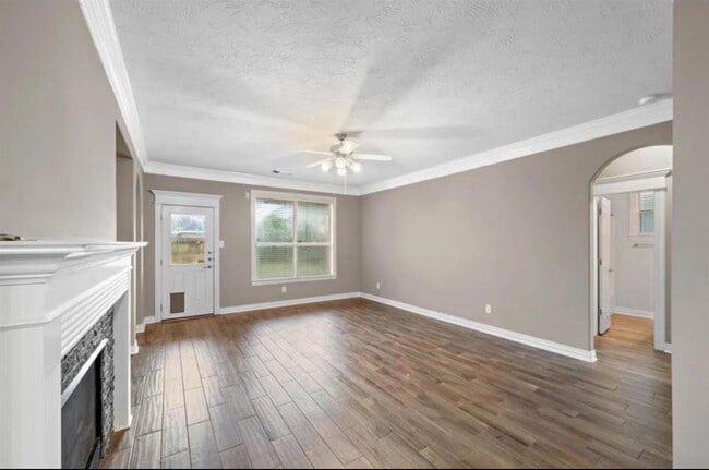 Building Photo - 17923 Serene Shore Dr