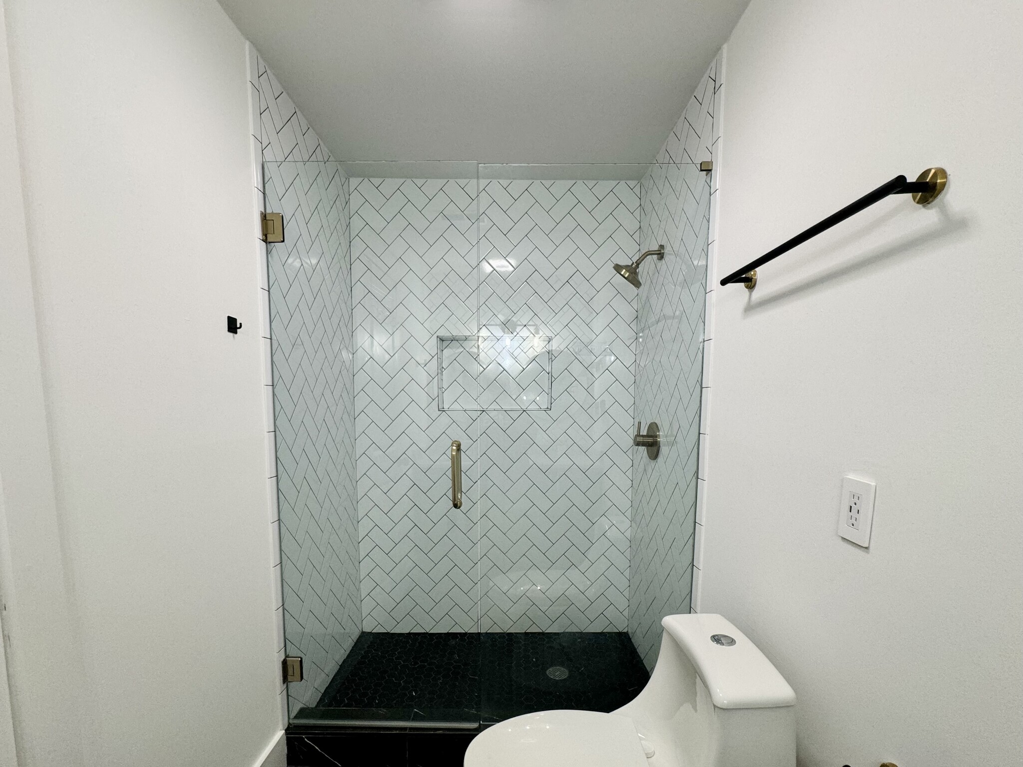 Building Photo - 1904 Variations Dr NE