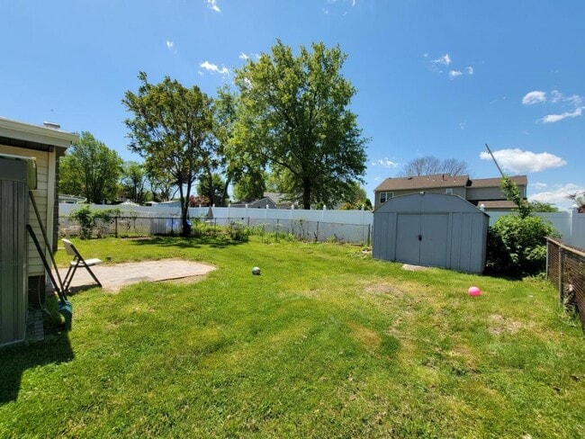 Building Photo - 53 Salem Pl