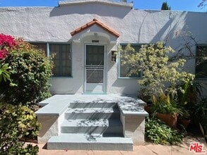 Building Photo - 1044 N Sweetzer Ave