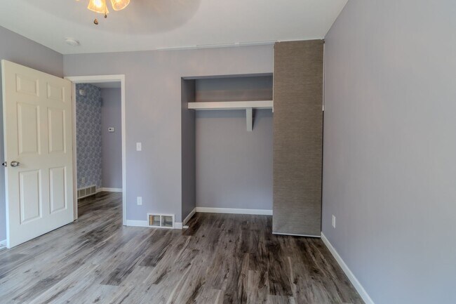 Building Photo - 11821 Lillian Lee Dr