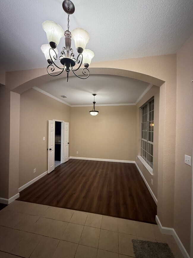 Building Photo - 3404 Pinecone Dr