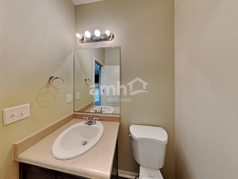 Building Photo - 137 Sand Cherry St