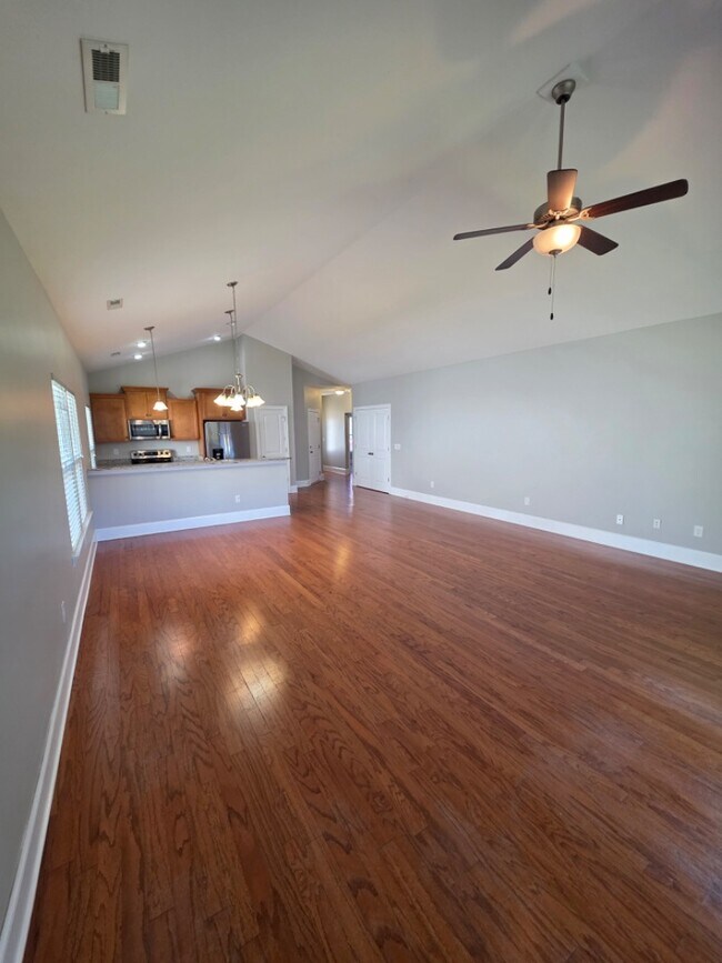 Building Photo - 1608 Palmetto Palm Dr