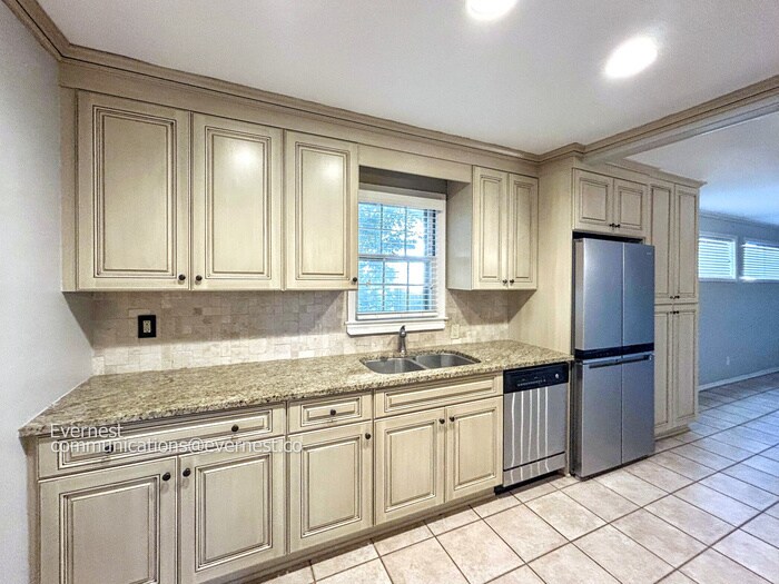 Building Photo - 3563 Aurora Cir