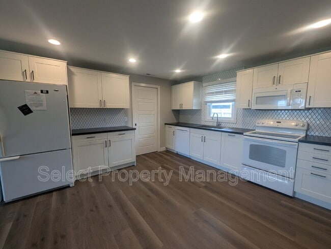 Building Photo - 1437 W Cedar Canyons Rd