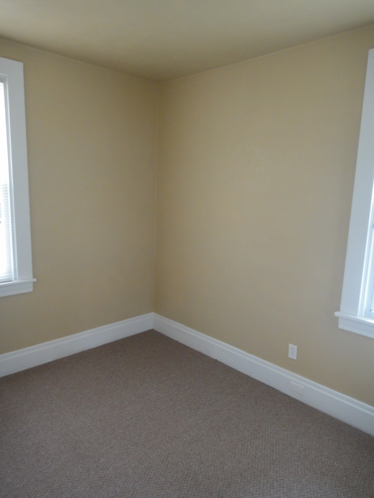 Building Photo - 725 McCaslin St
