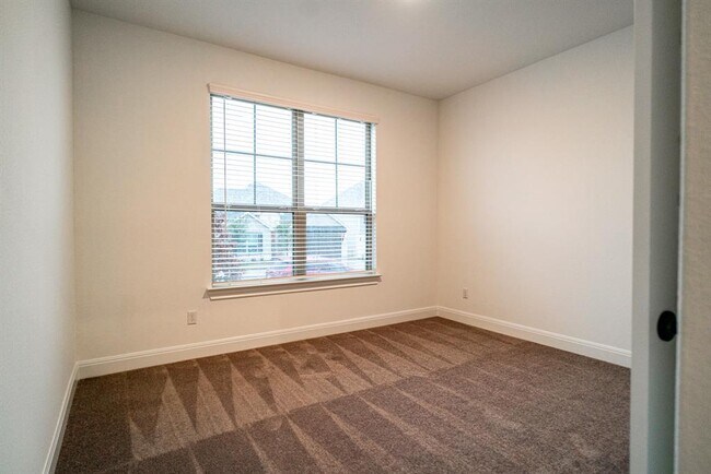 Building Photo - 3501 Jaulan St