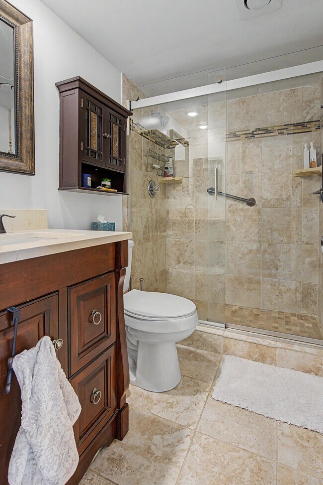Building Photo - 3930 Oaks Clubhouse Dr
