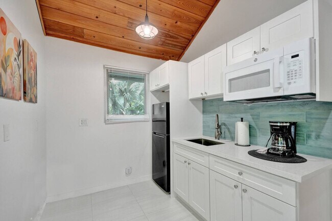 Building Photo - 1115 4th St