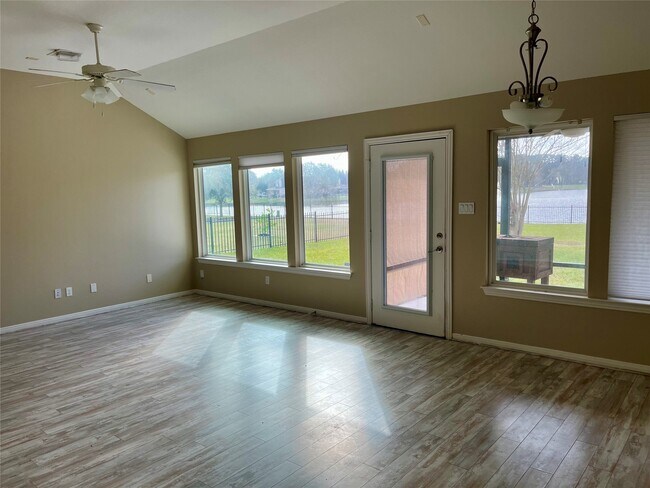 Building Photo - 9311 E Lakeside Dr