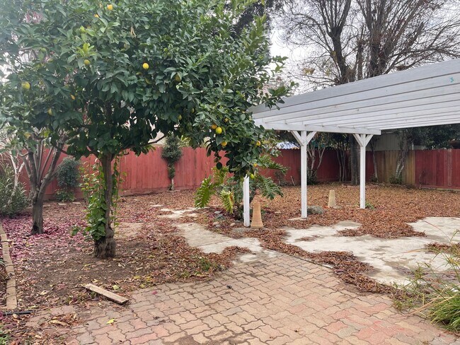 Building Photo - 2234 Prestwick St