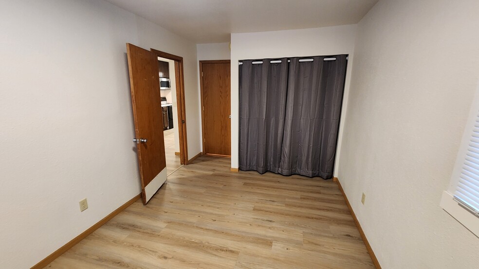 Building Photo - 609 Rose St