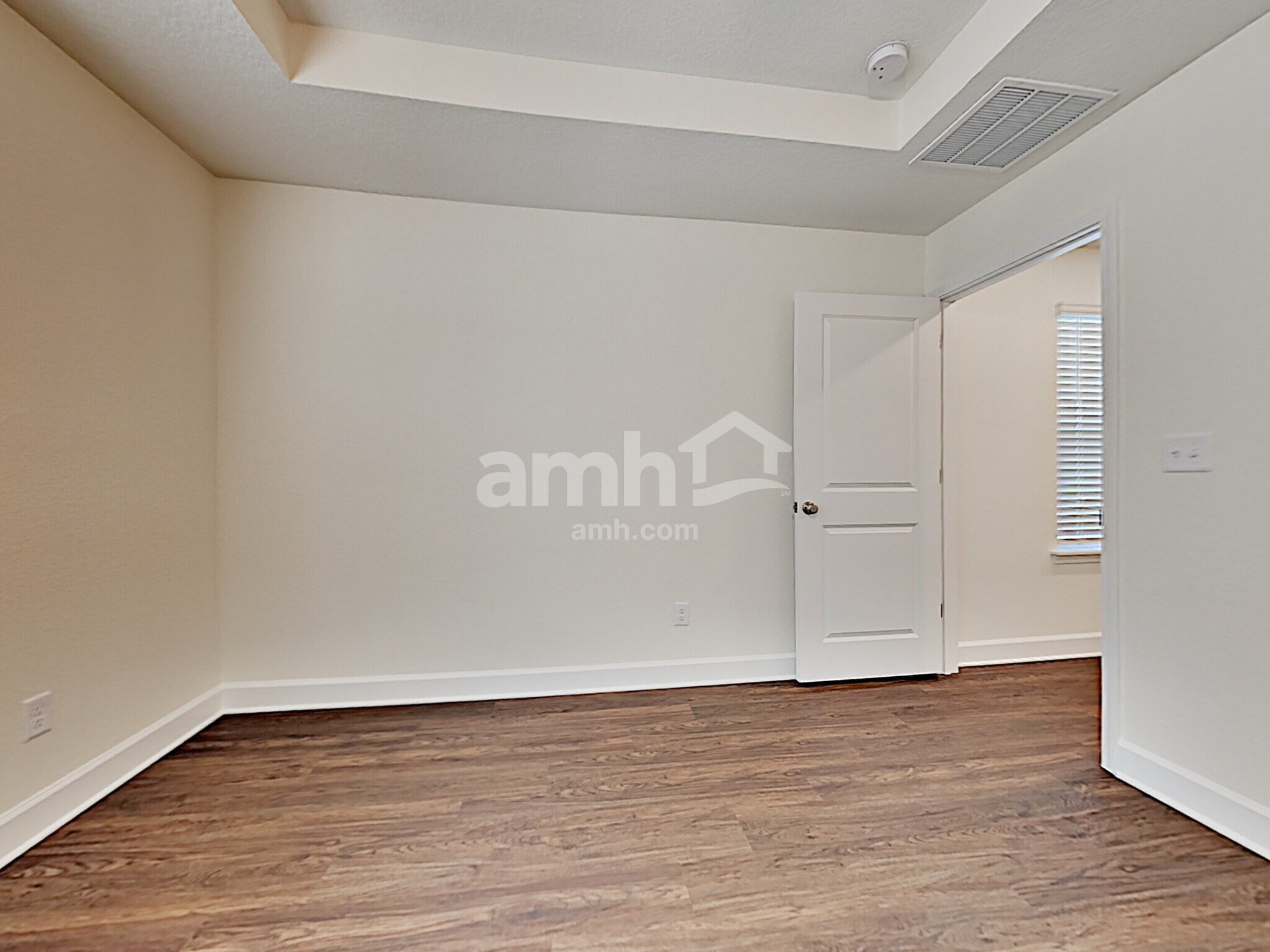 Building Photo - 8674 Highfield Ave