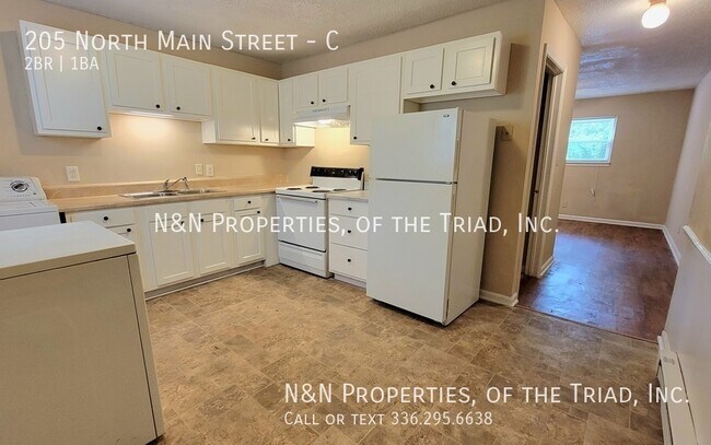 Building Photo - 2 Bedroom 1 Bath Apartment in King NC-  Do...