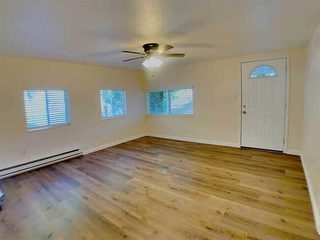 Building Photo - 2 bed, 1 bath home near downtown Placerville