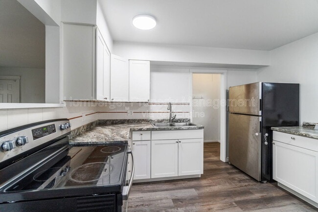 Primary Photo - 1911 E Thurston Ave