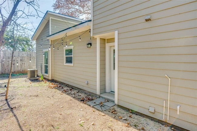 Building Photo - 811 Gunter St