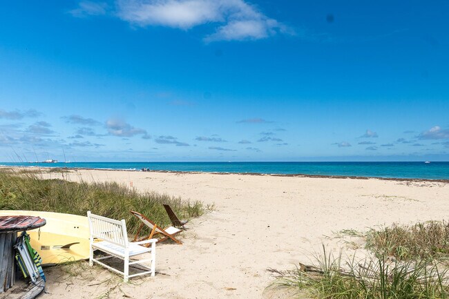 Building Photo - 205 Coral Rd