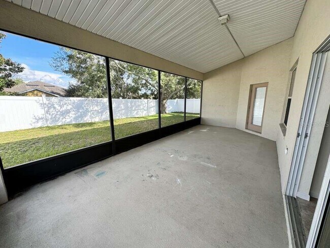 Building Photo - 221 Tower View Dr E