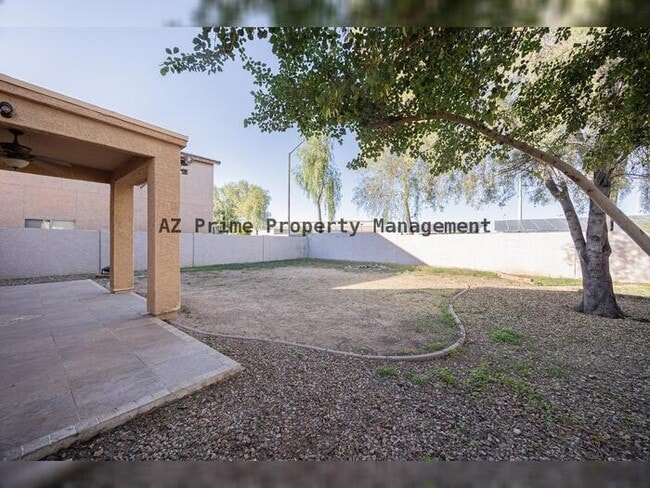 Building Photo - 16966 W Saguaro Ln