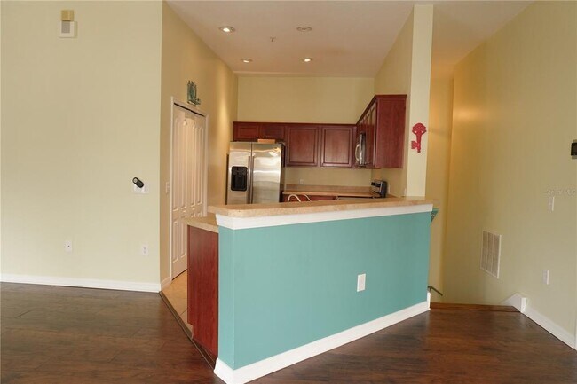 Building Photo - 7125 Harmony Square Dr S