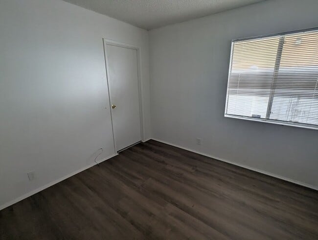Building Photo - 4 Bedroom, 2 Bath - Single Story Home in P...