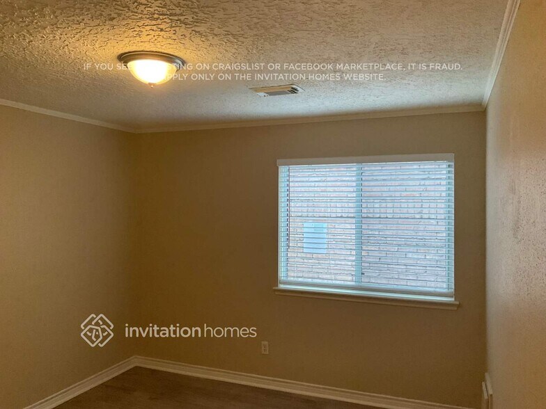 Building Photo - 2227 Briarwest Blvd