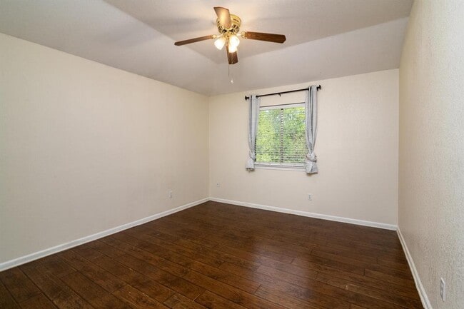 Building Photo - 9301 Tea Rose Trail