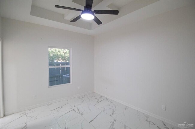 Building Photo - 605 W Southland Ave