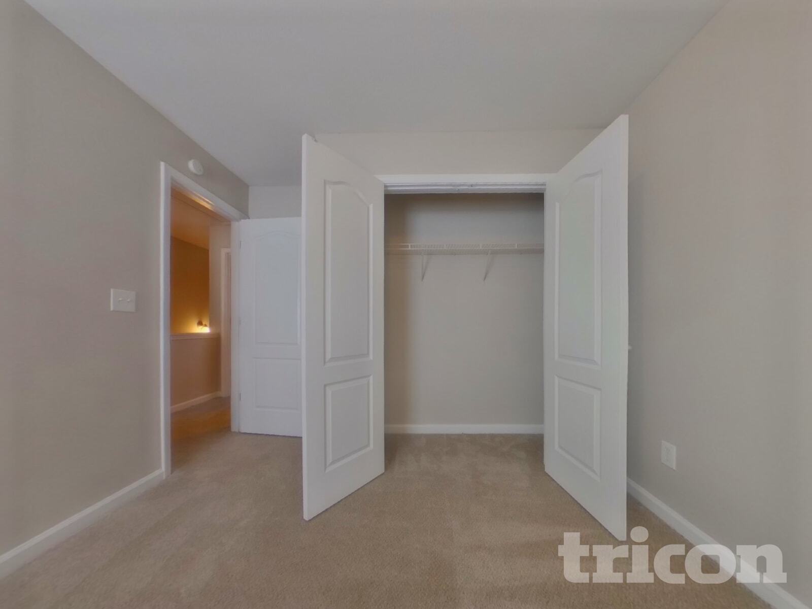 Building Photo - 120 Lakeside Point