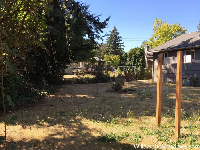 Building Photo - Charming Updated 3 Bedroom Home with A/C, Garage & Fenced Backyard in South Salem