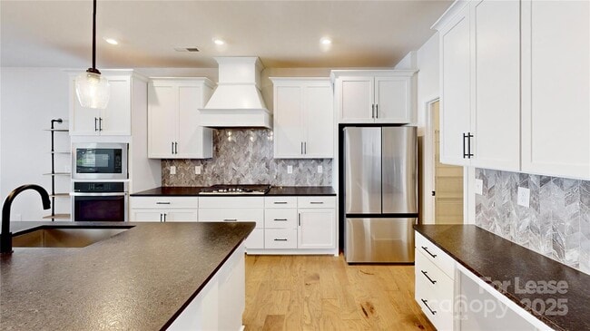 Building Photo - 509 Myrick Aly