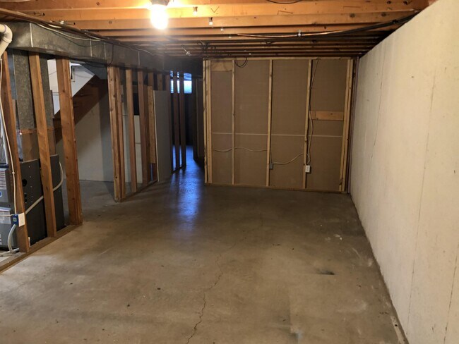 Building Photo - 3101 Westgate Dr S