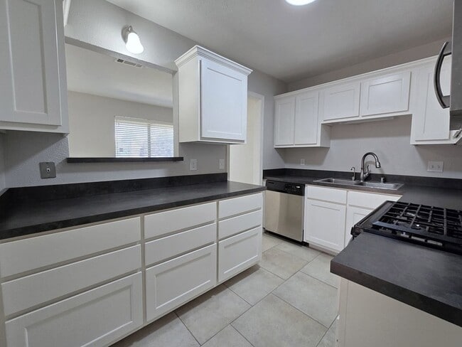 Building Photo - 2311 Haynes Ave