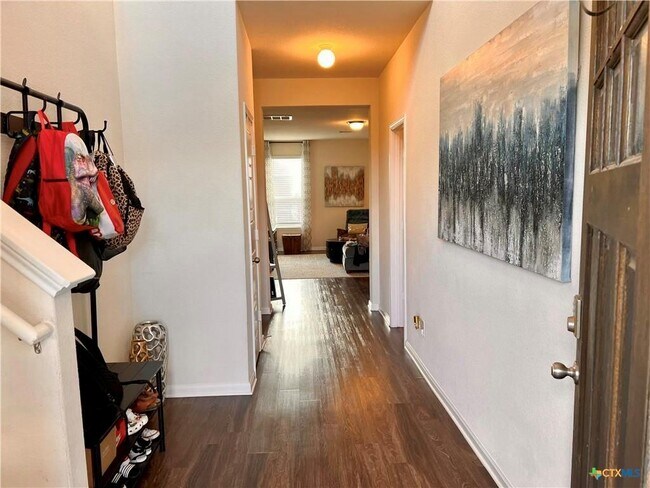 Building Photo - 533 Summersweet Rd