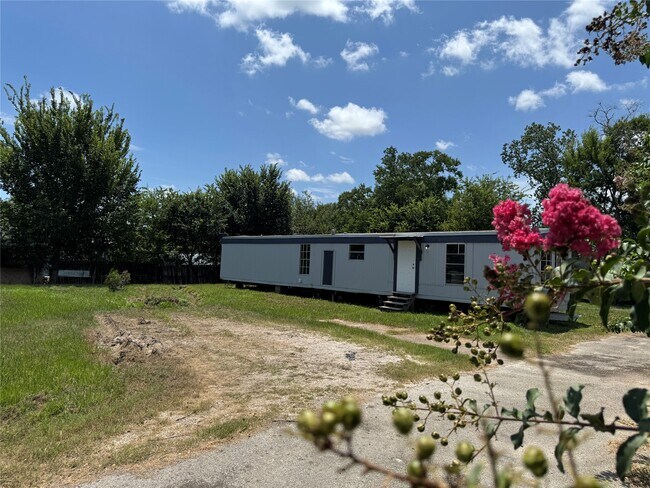 Building Photo - 6226 County Rd 48