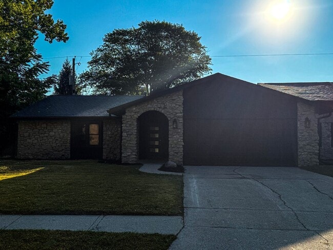 Building Photo - Completely renovated 4 bedroom home in Halteman