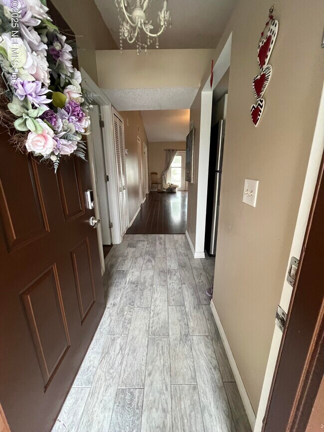 Primary Photo - 636 Aquatic Dr